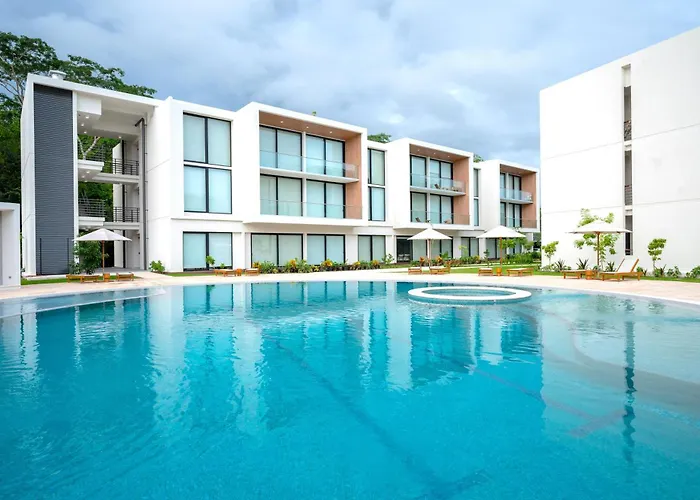 Apartahotel 2-bedroom Jungle View Penthouse With Pool & Jacuzzi 4*