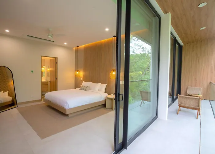 2-bedroom Jungle View Penthouse With Pool & Jacuzzi Apartahotel
